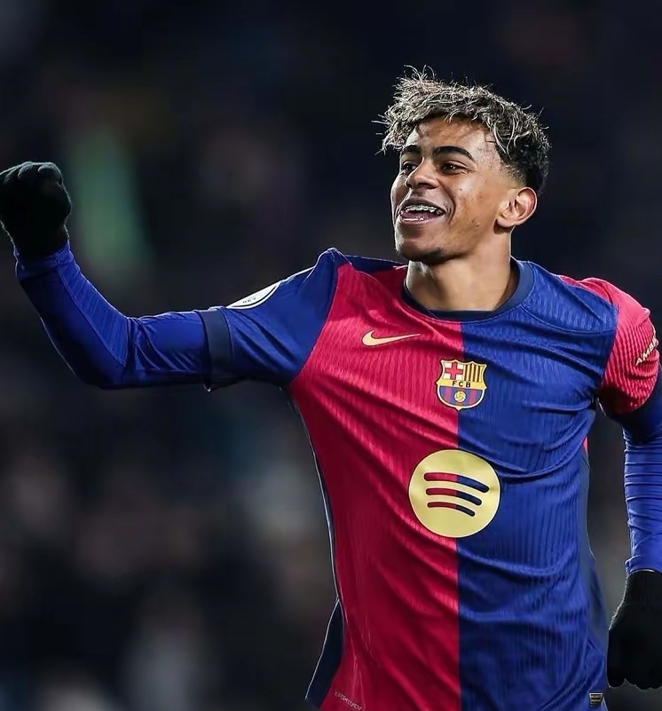 中超赛程吃紧，瓦伦西亚转会期临场应变，赛场秩序良好，赛季目标并未改变(窦唯无地自容现场)